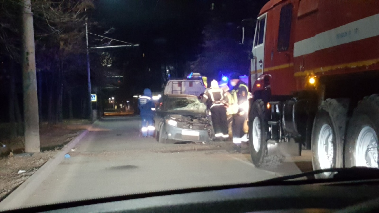 Серьезное ДТП: в Песочне произошла авария с участием легкового автомобиля