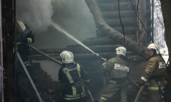 Новые подробности: пожар на Колхозной случился из-за небрежного обращения с огнем