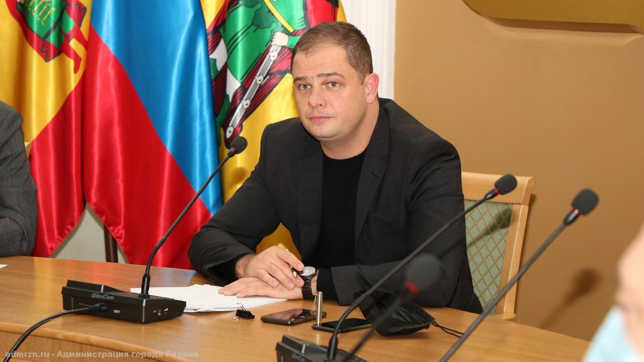 Назначили ответственных: Владимир Бурмистров провёл заседание штаба по уборке города зимой