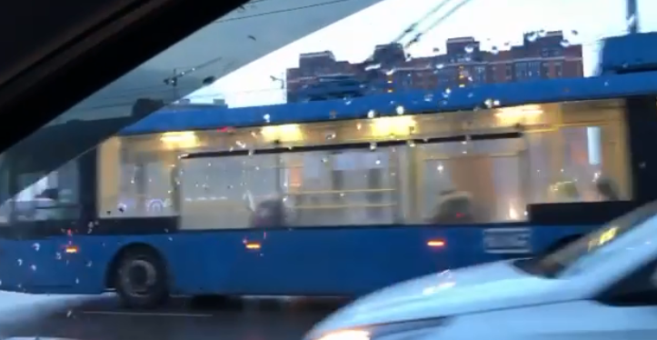 Утро не с кофе: в центре Рязани остановившиеся троллейбусы парализовали движение