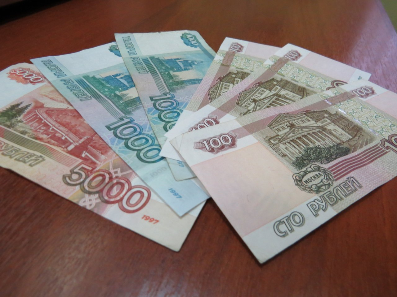 По указу Президента: ПФР направит выплату в 5 тысяч рублей семьям с детьми до 8 лет