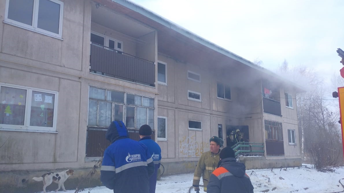 Есть пострадавшие: в Дашках-2 загорелся двухэтажный дом