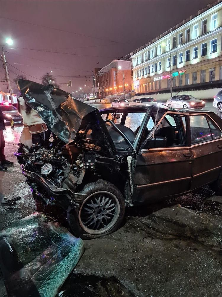 “Виноват водитель жигулей”: друг водителя “BMW” рассказал, что произошло ночью на Московском шоссе