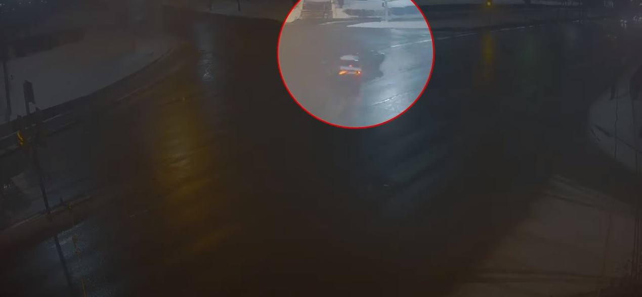 Сильнейший удар: момент ДТП под мостом у «Барса» в Рязани попал на видео