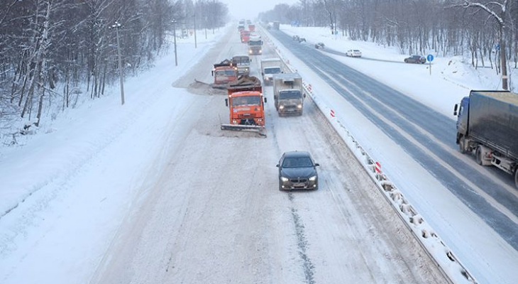 Снег и ветер: дорожники просят рязанцев быть осторожнее за рулем