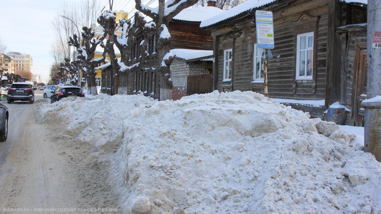 Продолжает поручать поручения: Бурмистров требует очистить от снега парковки
