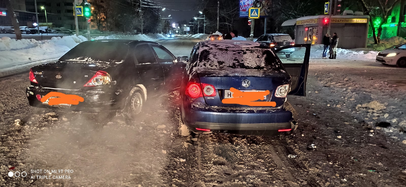Есть пострадавший: ночью на Касимовском шоссе произошло ДТП с участием трех машин