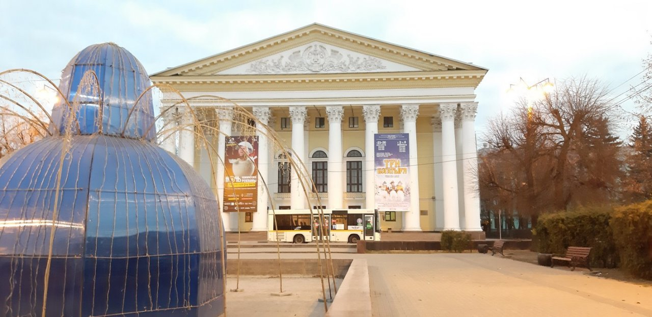 Отремонтируют колонны и фасады: на реставрацию Драмтеатра хотят потратить 135 миллионов рублей