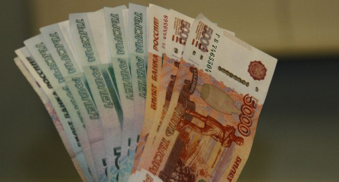 Прогрессивный налог: россиян с зарплатой менее 17 тысяч рублей предложили освободить от НДФЛ