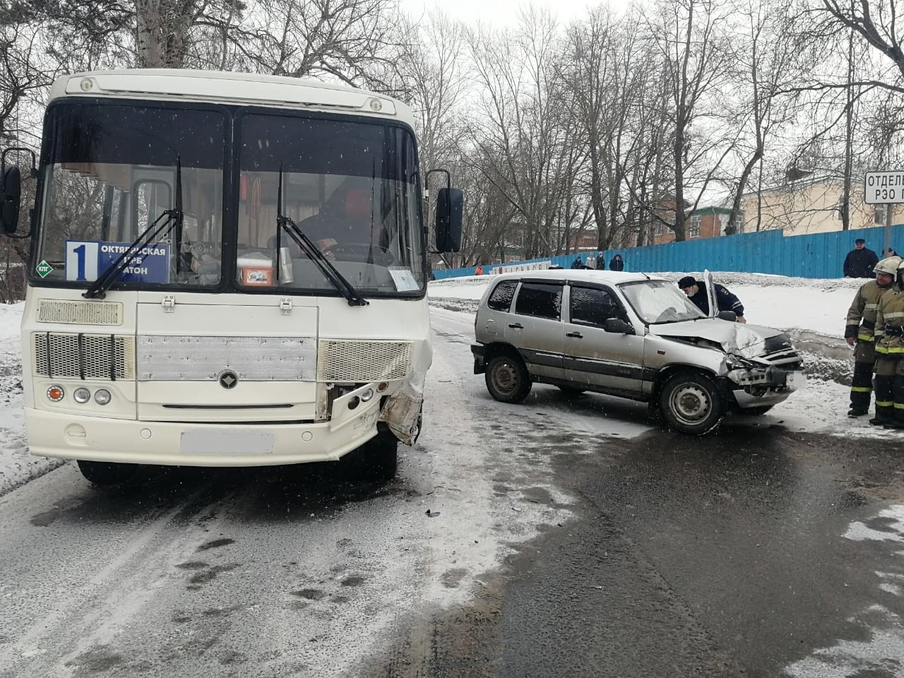 ДТП в Касимове: "Нива" выехала на встречку и столкнулась с автобусом