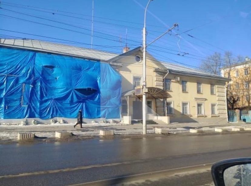 “Разве такой вандализм не надо согласовывать?”: рязанцев возмутил ремонт исторического здания на Дзержинского