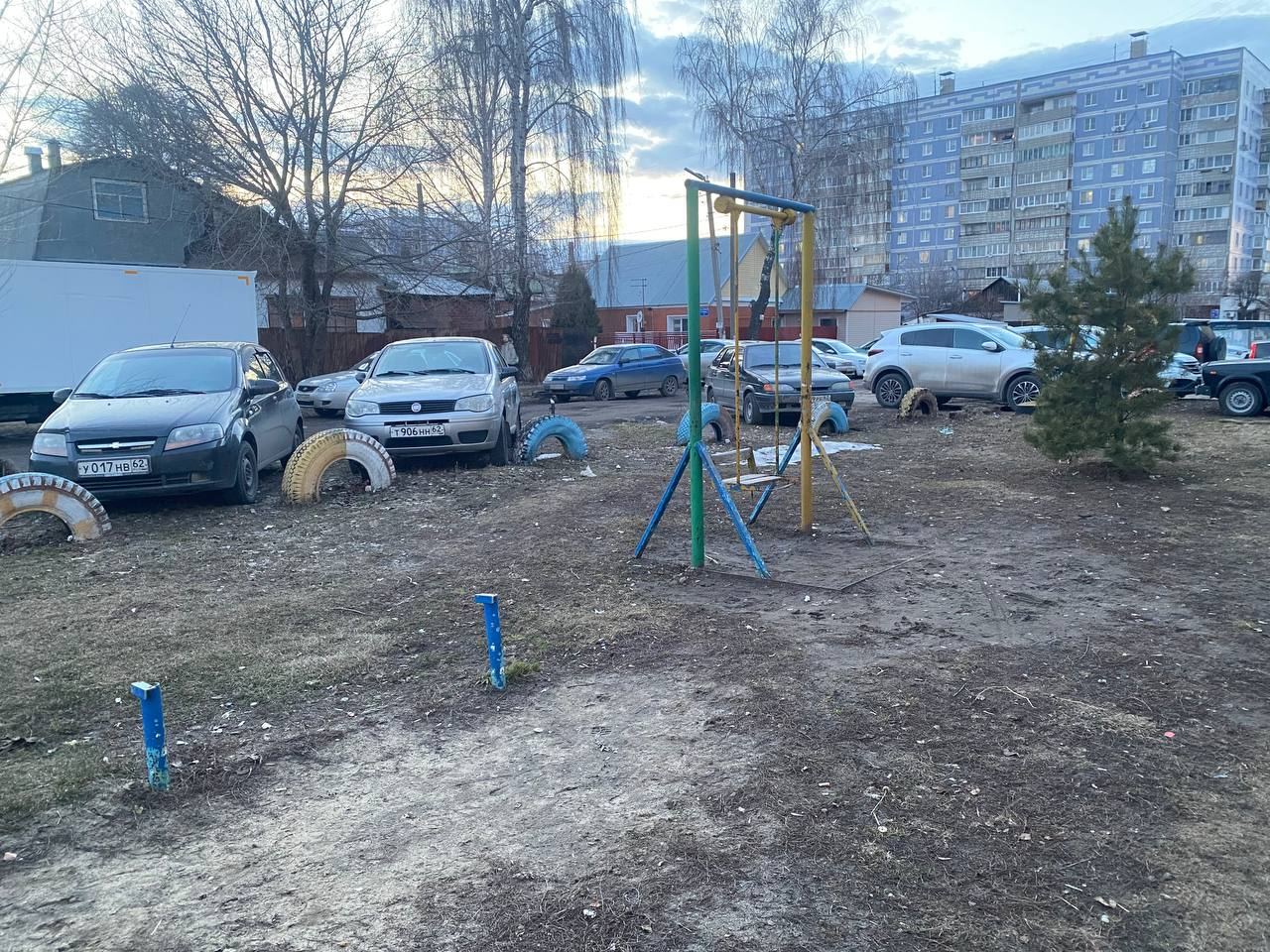 Найди песочницу: рязанка пожаловалась на состояние детской площадки на улице Новая