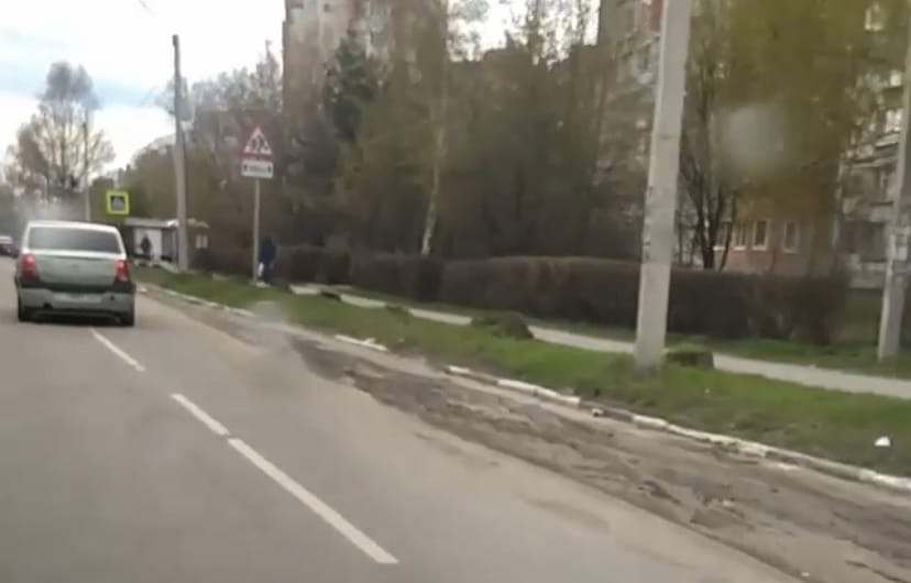 Слой грязи и разбитый переход: как привели в порядок улицу Костычева