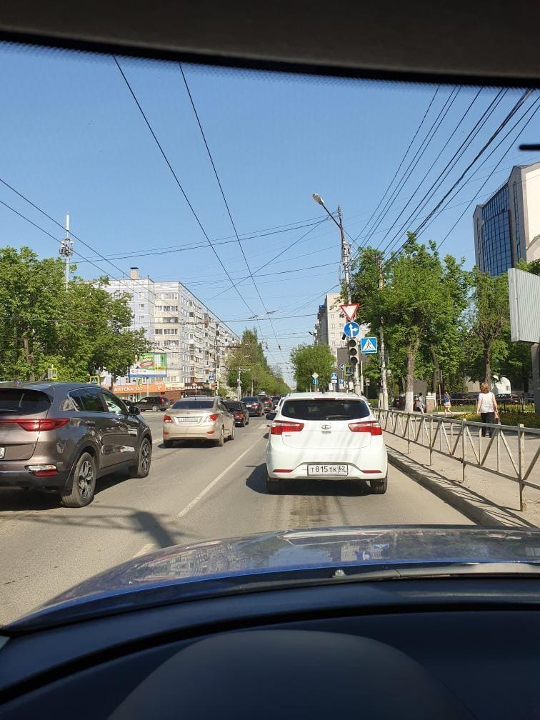 Уже три дня: на Есенина не работает светофор