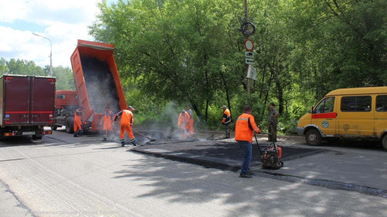 Работа продолжается: в мэрии Рязани отчитались о ямочном ремонте дорог