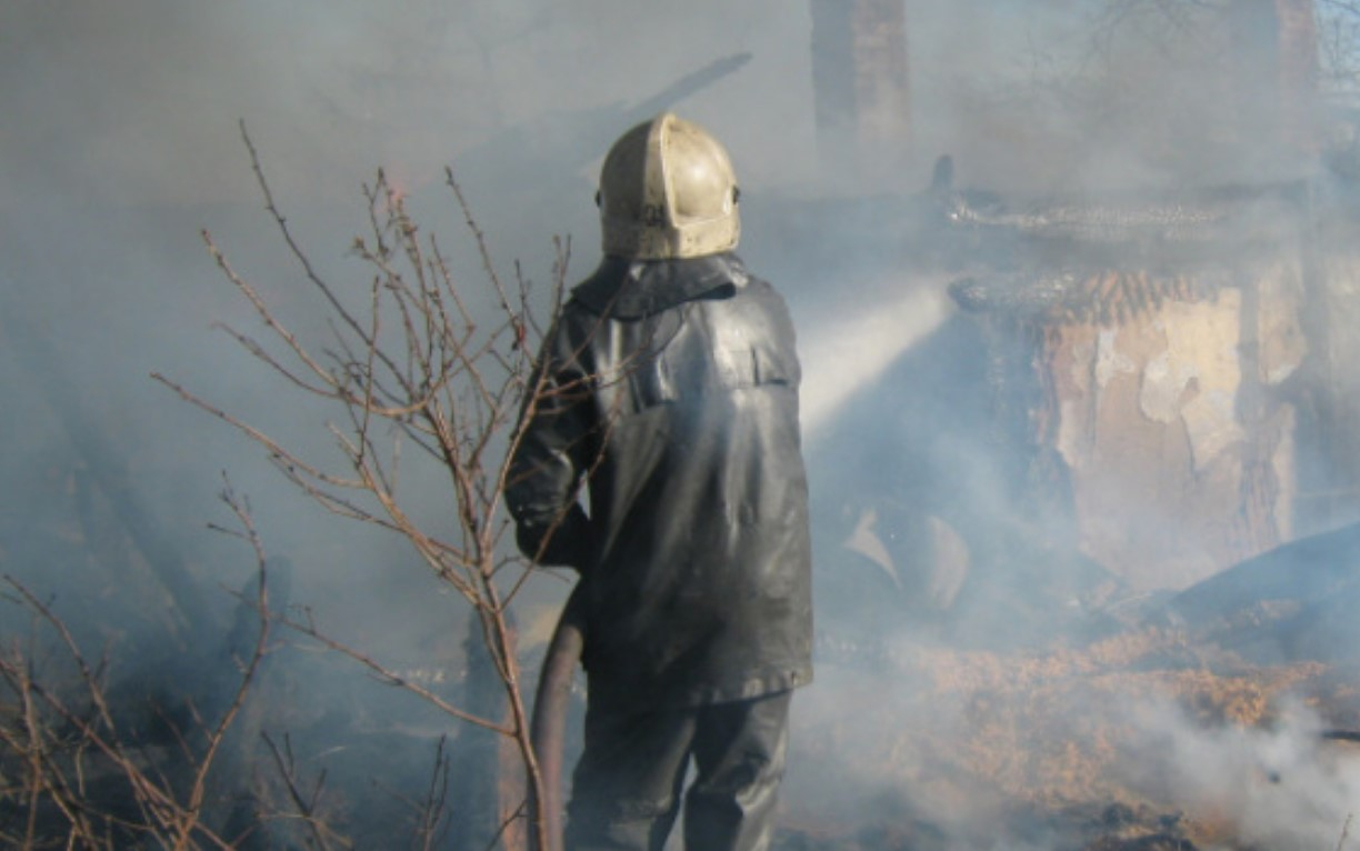 Причины неизвестны: при пожаре в Шилове пострадал мужчина