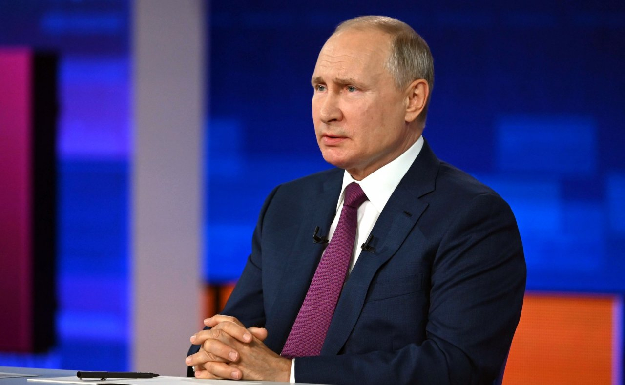 Чтобы заранее подготовиться к учебе: Путин поручил начать выплаты школьникам со 2 августа