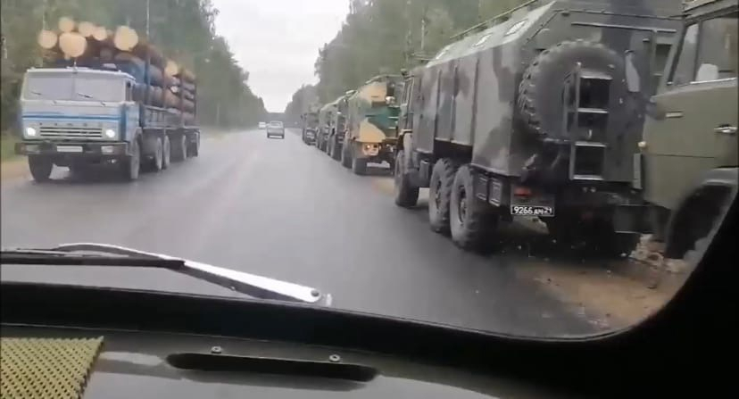 «Вояки в городе»:  в Касимове засняли колонну военной техники