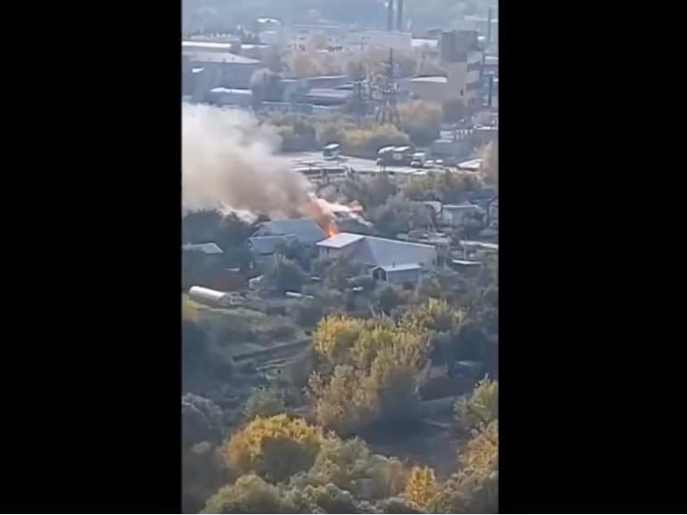 В центре Рязани вспыхнул частный дом: в МЧС сообщили, что пострадавших нет