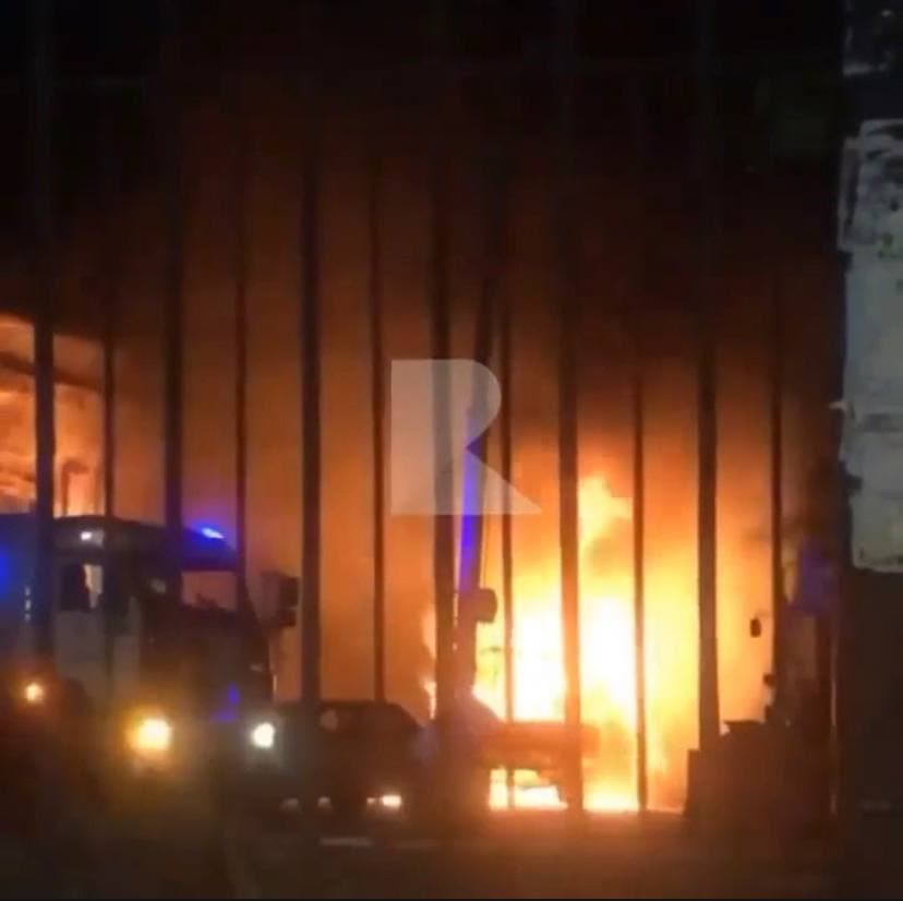 В центре Рязани сгорел грузовой автомобиль
