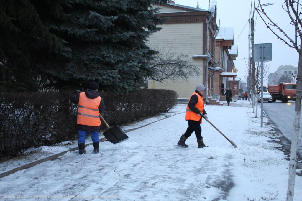 Дирекция благоустройства Рязани начала убирать снег