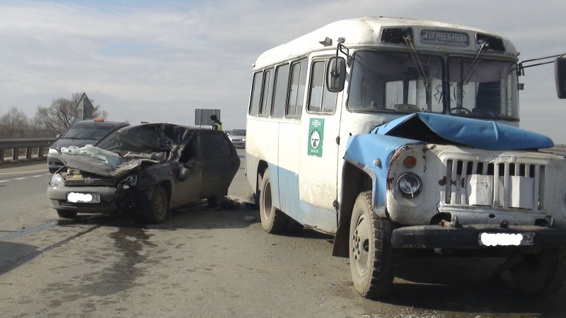 Смертельное ДТП под Рязанью – водитель  «Калины» погиб, врезавшись в припаркованный автобус