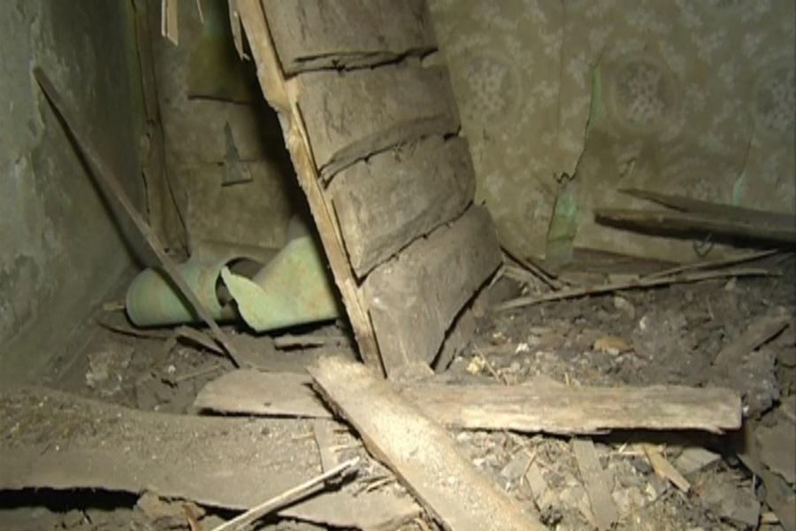 В квартире на улице Соколовской в Рязани рухнул потолок вместе с проверяющим