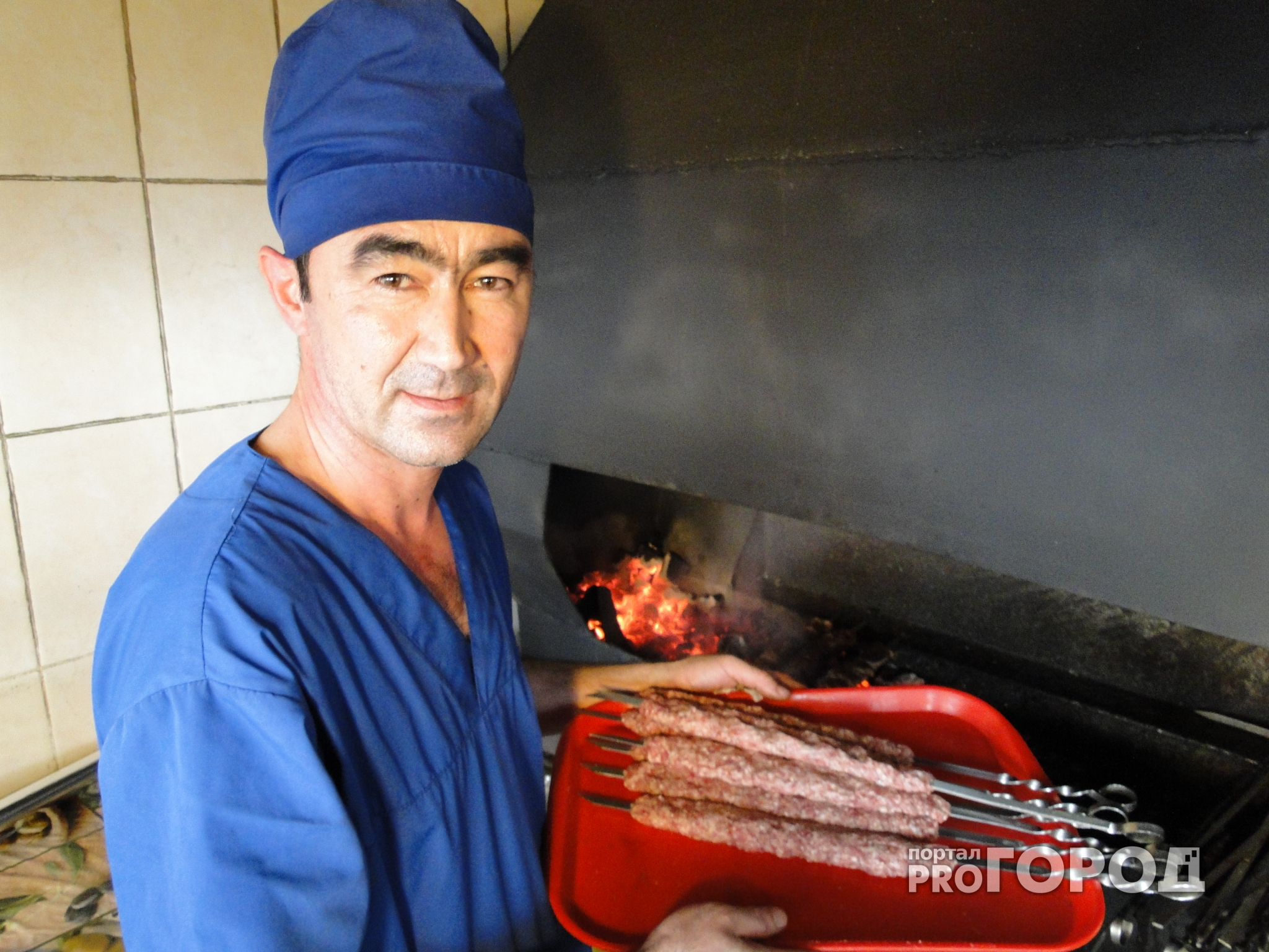 Для тех, кто собрался на пикник: рецепт люля-кебаба от узбекского шашлычника