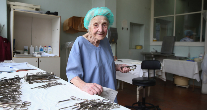Старейшему в мире хирургу из Рязани исполнилось 90 лет