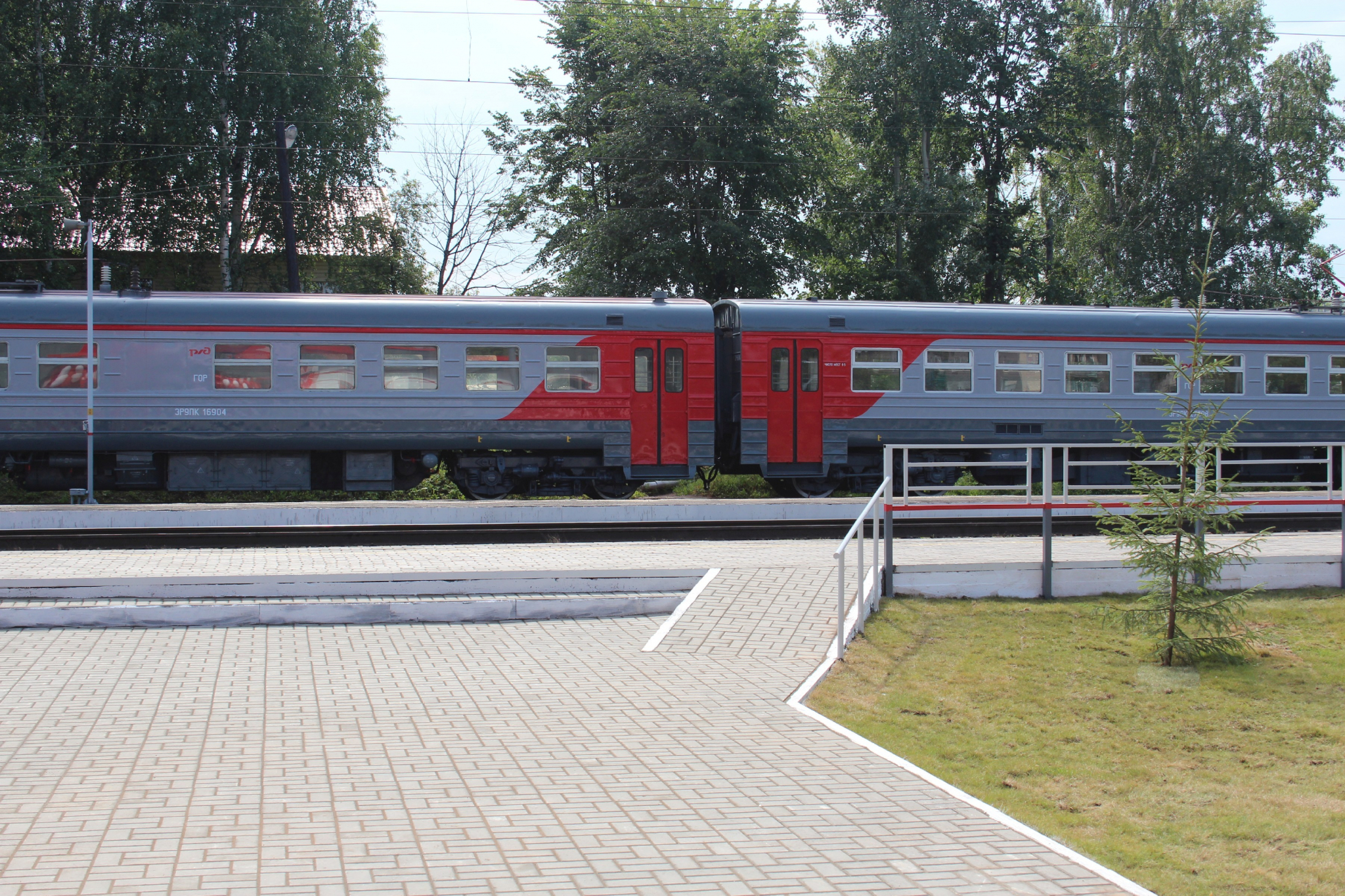 Украина прекратит пассажирское железнодорожное сообщение с Россией