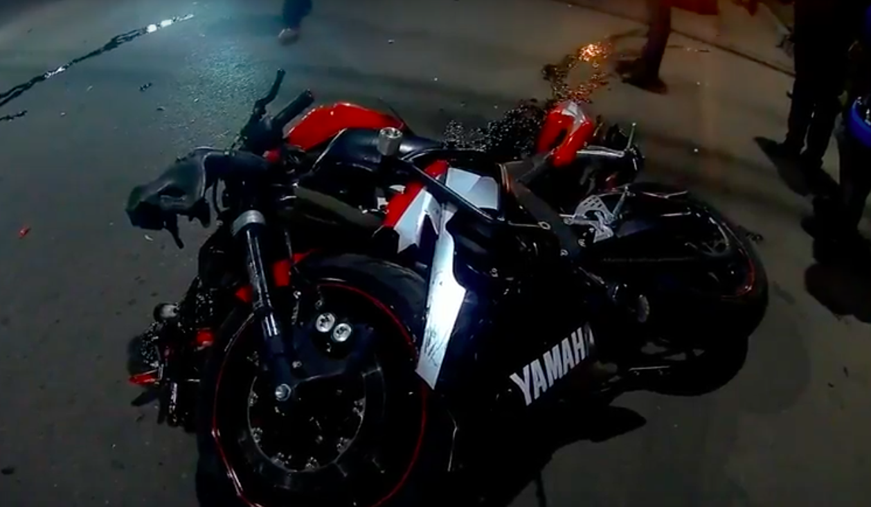 Кia, Logan и Yamaha R6 - видео первых минут после ДТП