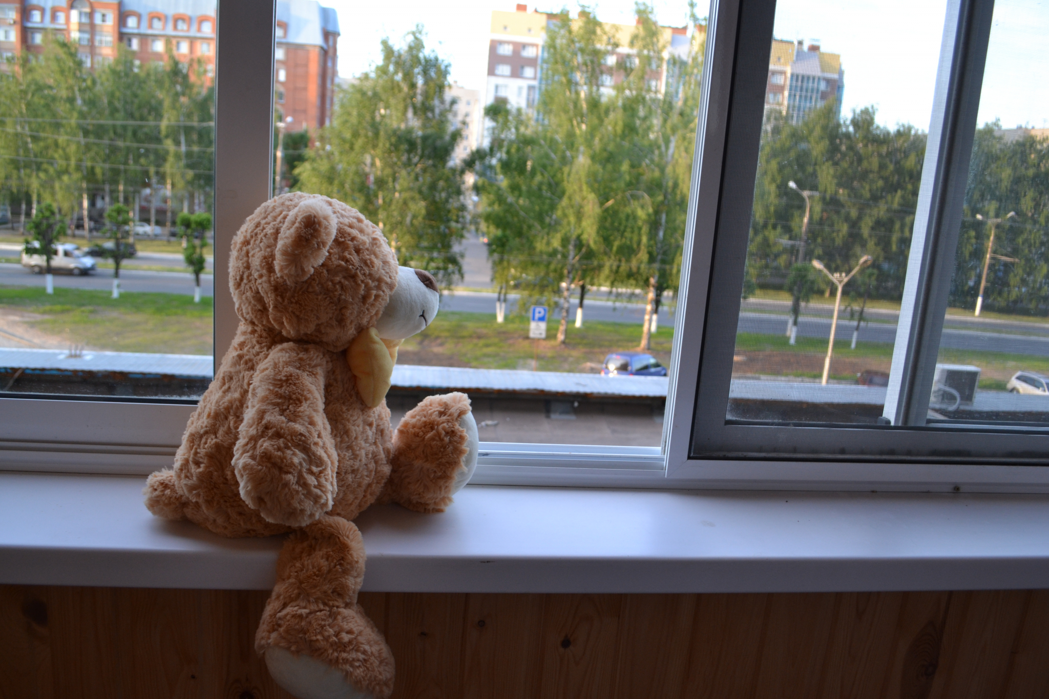 В Рязани с балкона выпала трехлетняя девочка