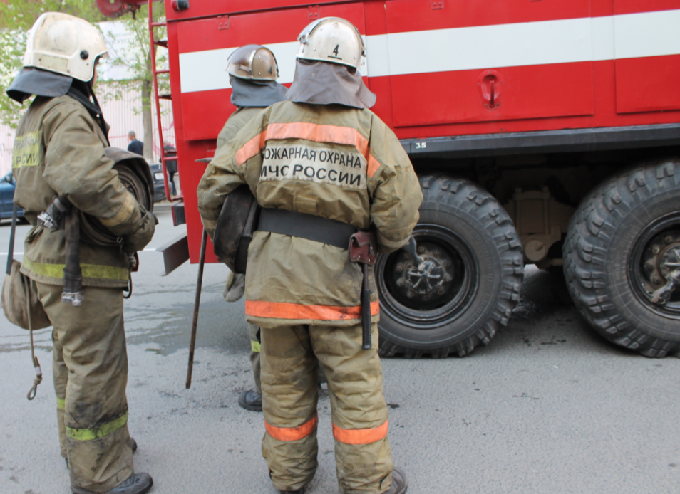 Пожар на Ломоносова: Сгорели постельные принадлежности, кровать и подоконник