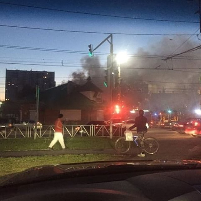 Пожар в Рязани. На Московском шоссе загорелся магазин - фото очевидцев