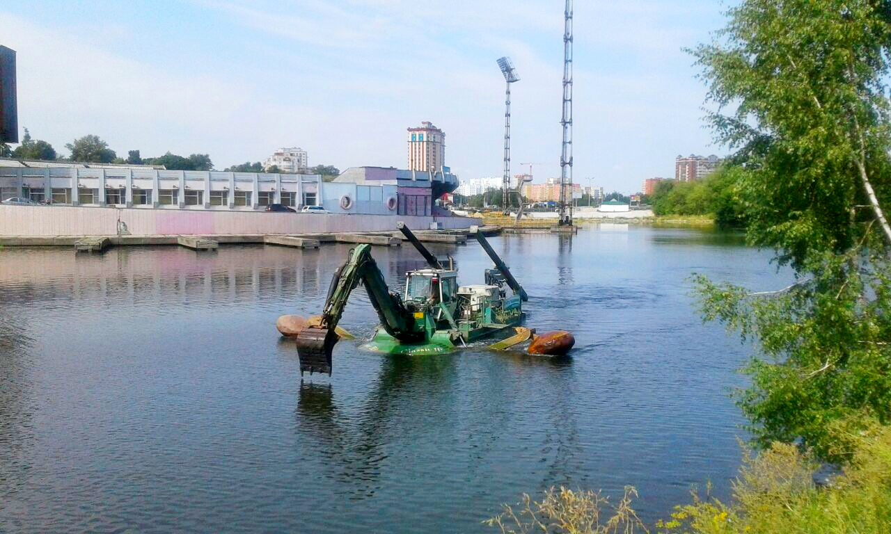 В Рязани очищают Рюминский пруд