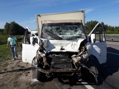 ДТП в Рязанской области - водитель уснул за рулем и врезался в автогрейдер