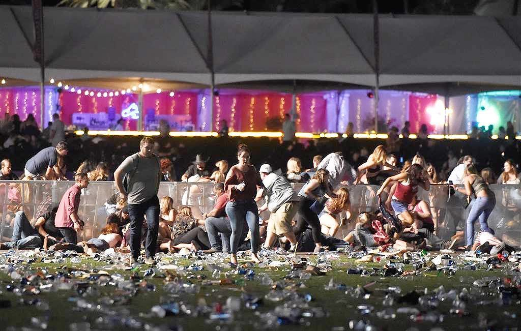 Трагедия в Лас Вегасе глазами очевидцев – в результате стрельбы погибли 59 человек, 527 получили ранения