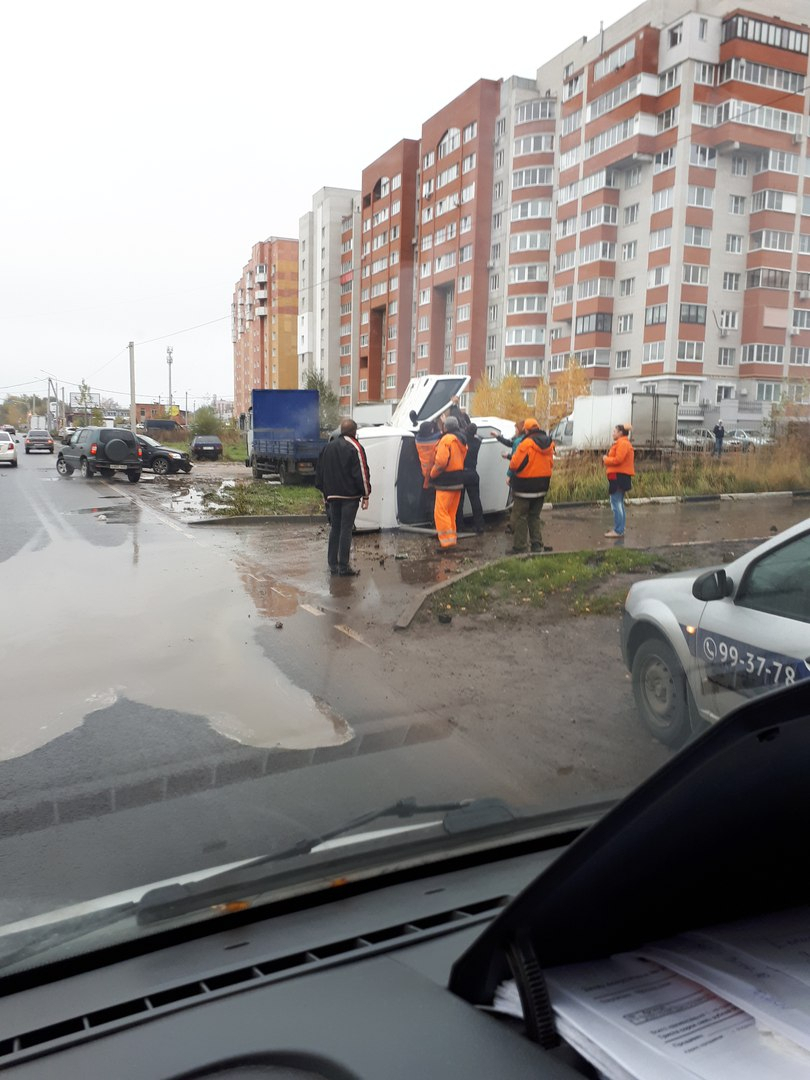 В Дашково-Песочне перевернулся легковой автомобиль