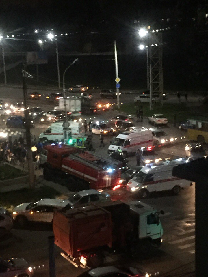 В ГИБДД и СКР прокомментировали аварию с участием маршрутки в центре Рязани