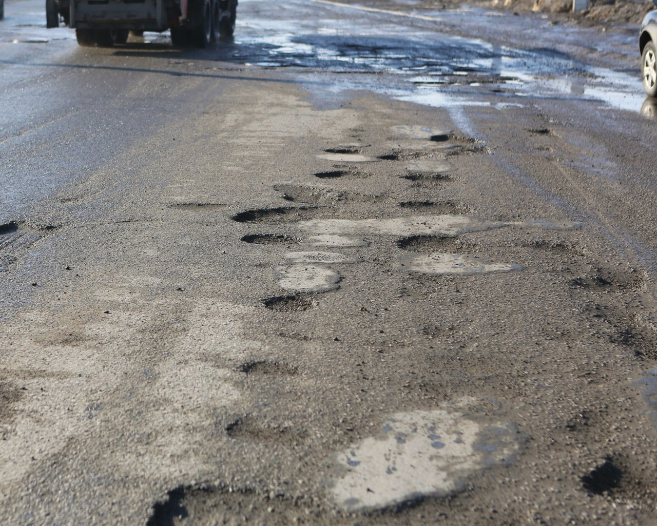 "Хватит это терпеть" - жители Соколовки пожаловались на разбитую дорогу