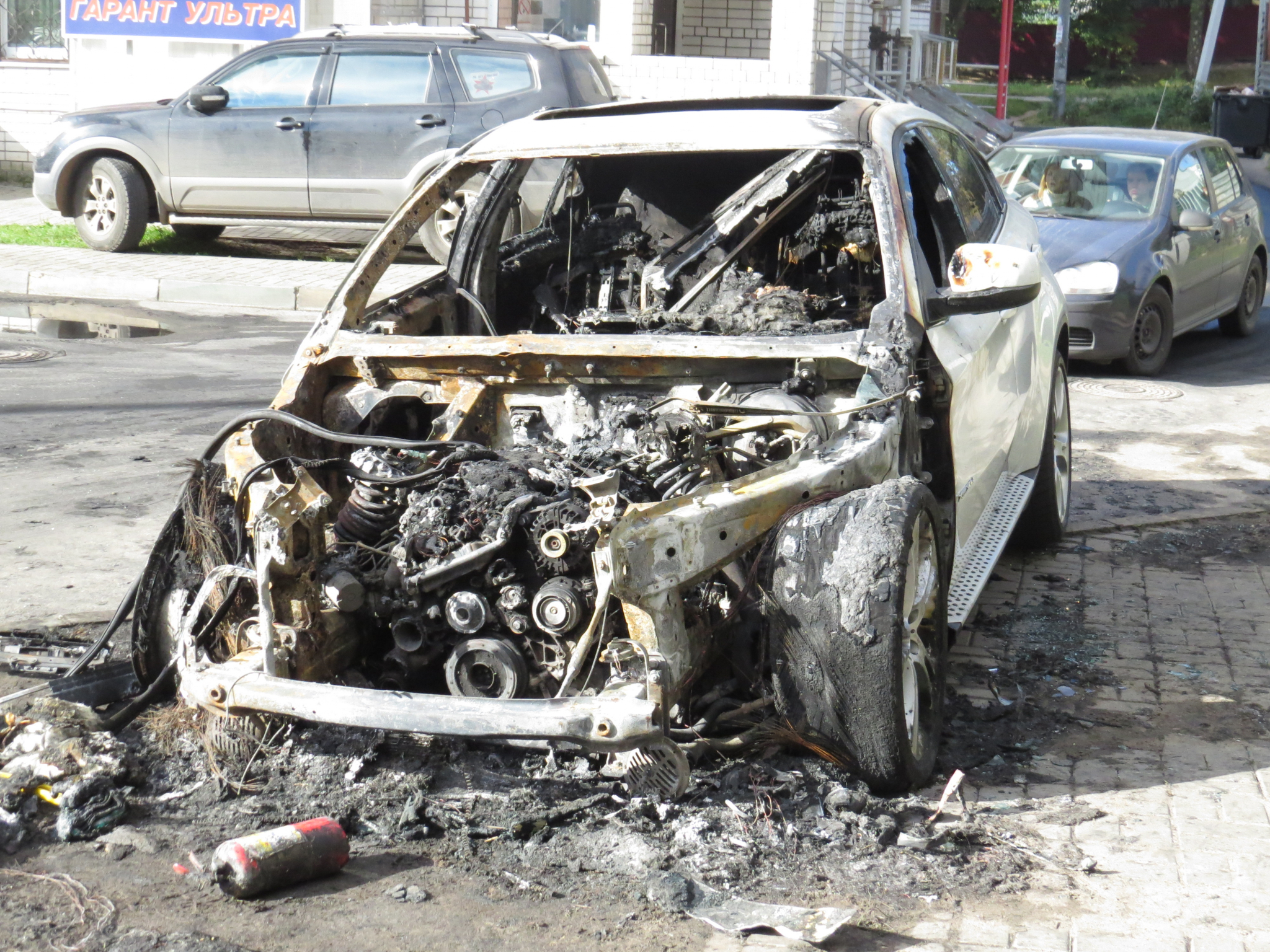 Пожар в Рязани - сгорел автомобиль