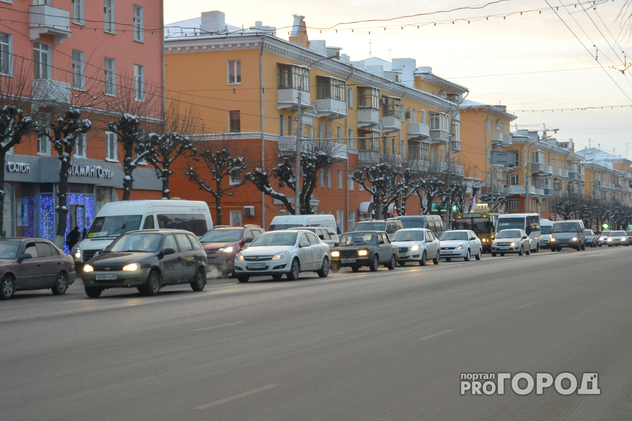 Движение в центре Рязани оказалось практически парализовано из-за ДТП на улице Вокзальной