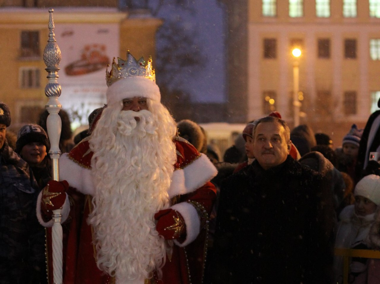 Новогодний переполох - 500 Дедов Морозов и Снегурочек выйдут на улицы города