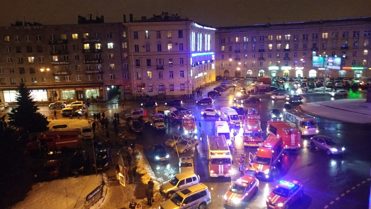 В петербургском магазине произошел теракт - достоверно известно о 10 пострадавших