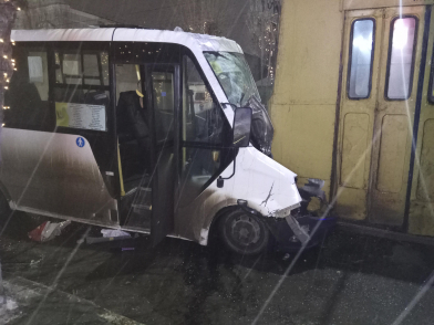 ДТП с маршруткой и троллейбусом: стали известны подробности инцидента