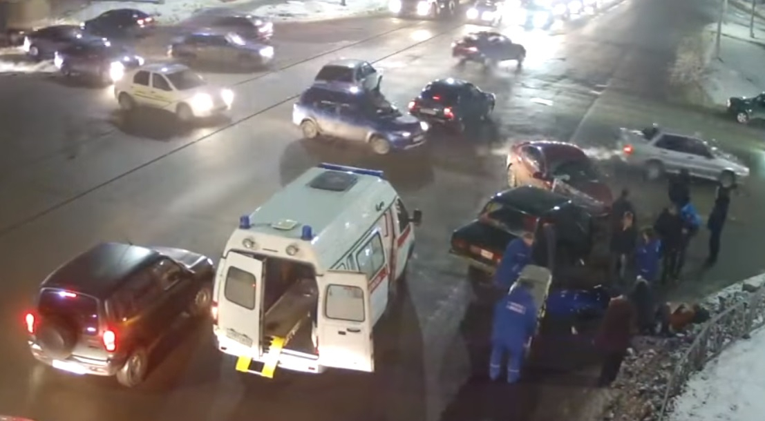 Массовое ДТП в Рязани - столкнулись сразу три машины. Видео