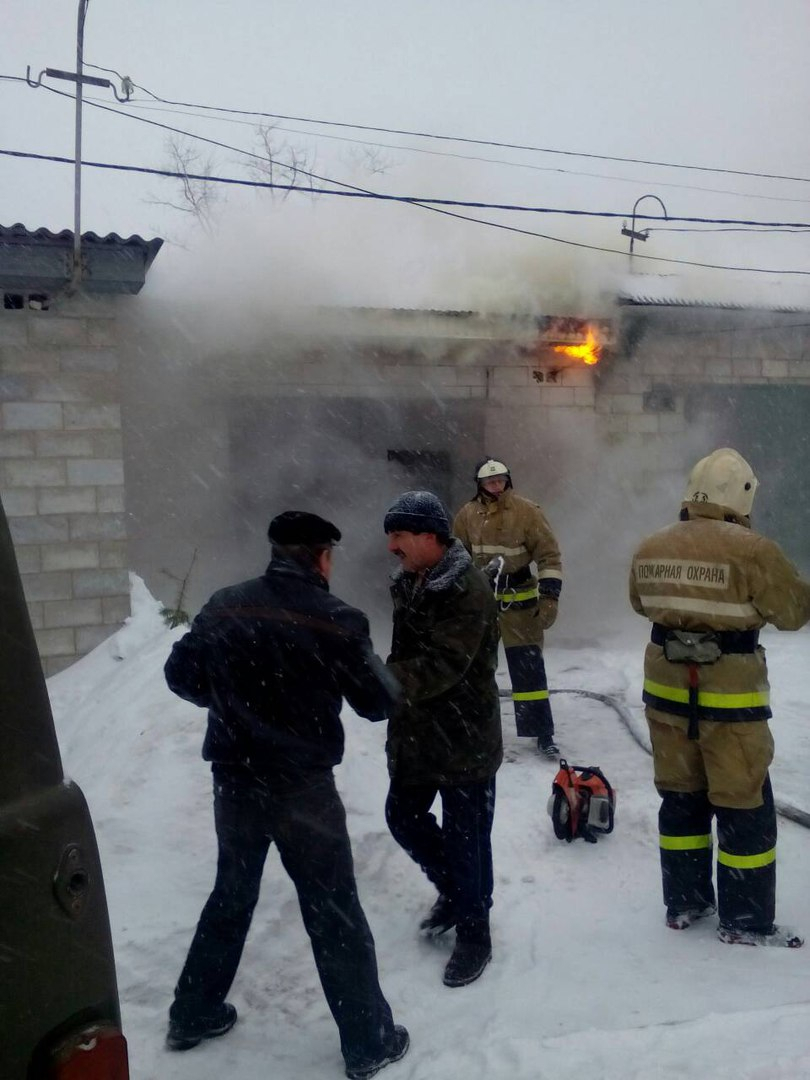 "Для кого-то воскресное утро доброе, а для нас нет": Очевидцы сообщили о пожаре в Касимове