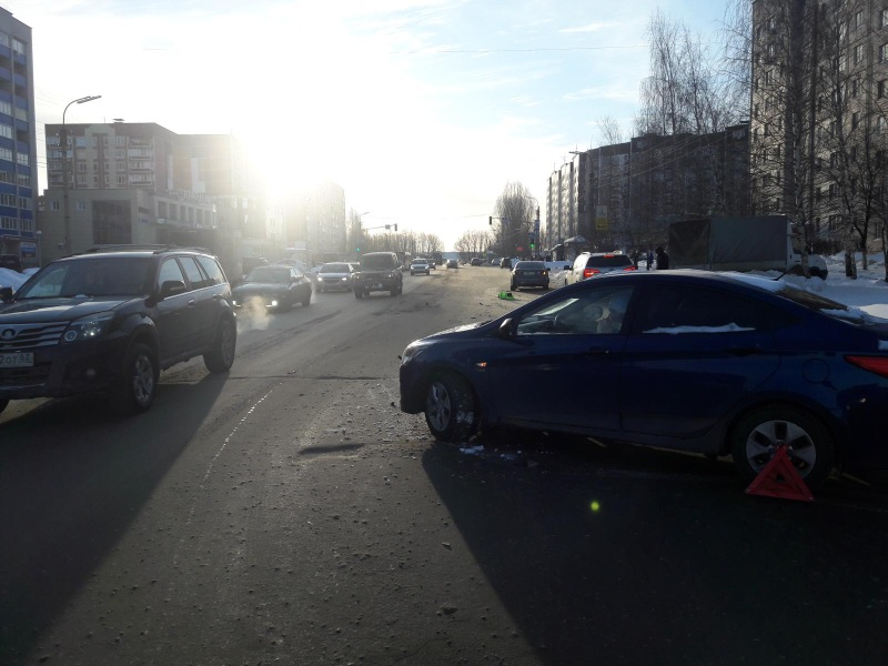 ДТП в Рязани: на Новоселов столкнулись "Хендай" и "Хонда"