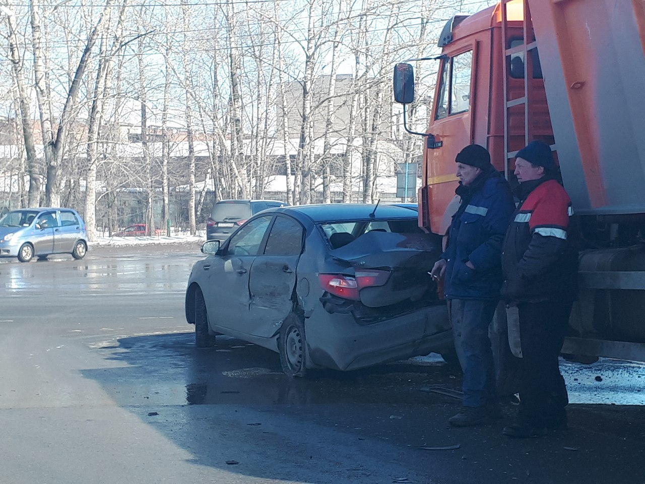 На Куйбышевском шоссе произошло тройное ДТП