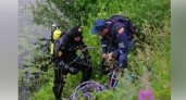 Сотрудники МЧС в Рязани достали тело утонувшего человека из водоема